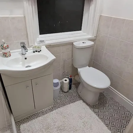 Barton Beachside - Comfort Onebedroom Apartment, Double & Sofabed - Central Beach & Promenade Location - Over 21'S, Family Friendly Only, Id Required, Stairs Access, Free Parking Blackpool Exterior foto