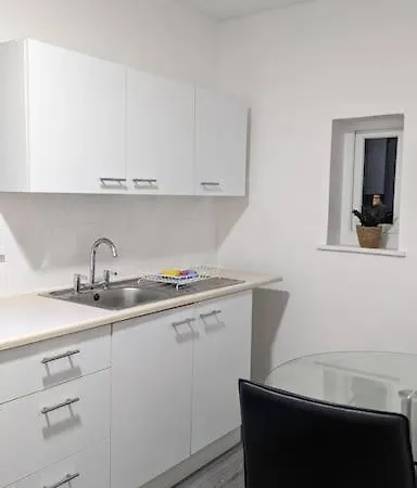 Barton Beachside - Comfort Onebedroom Apartment, Double & Sofabed - Central Beach & Promenade Location - Over 21'S, Family Friendly Only, Id Required, Stairs Access, Free Parking Blackpool Exterior foto