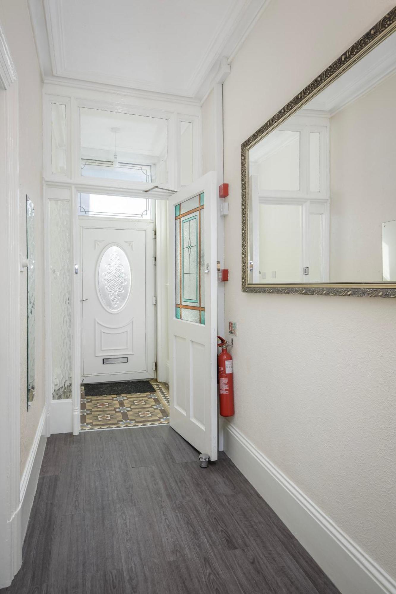 Appartamento Barton Beachside - Comfort Onebedroom Apartment, Double & Sofabed - & Promenade Location - Over 21's, Family Friendly Only, Id Required, Stairs Access, Free Parking *